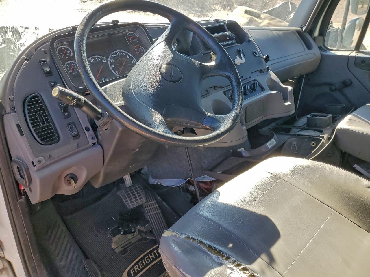 Freightliner M2 106 Medium Duty Image 6