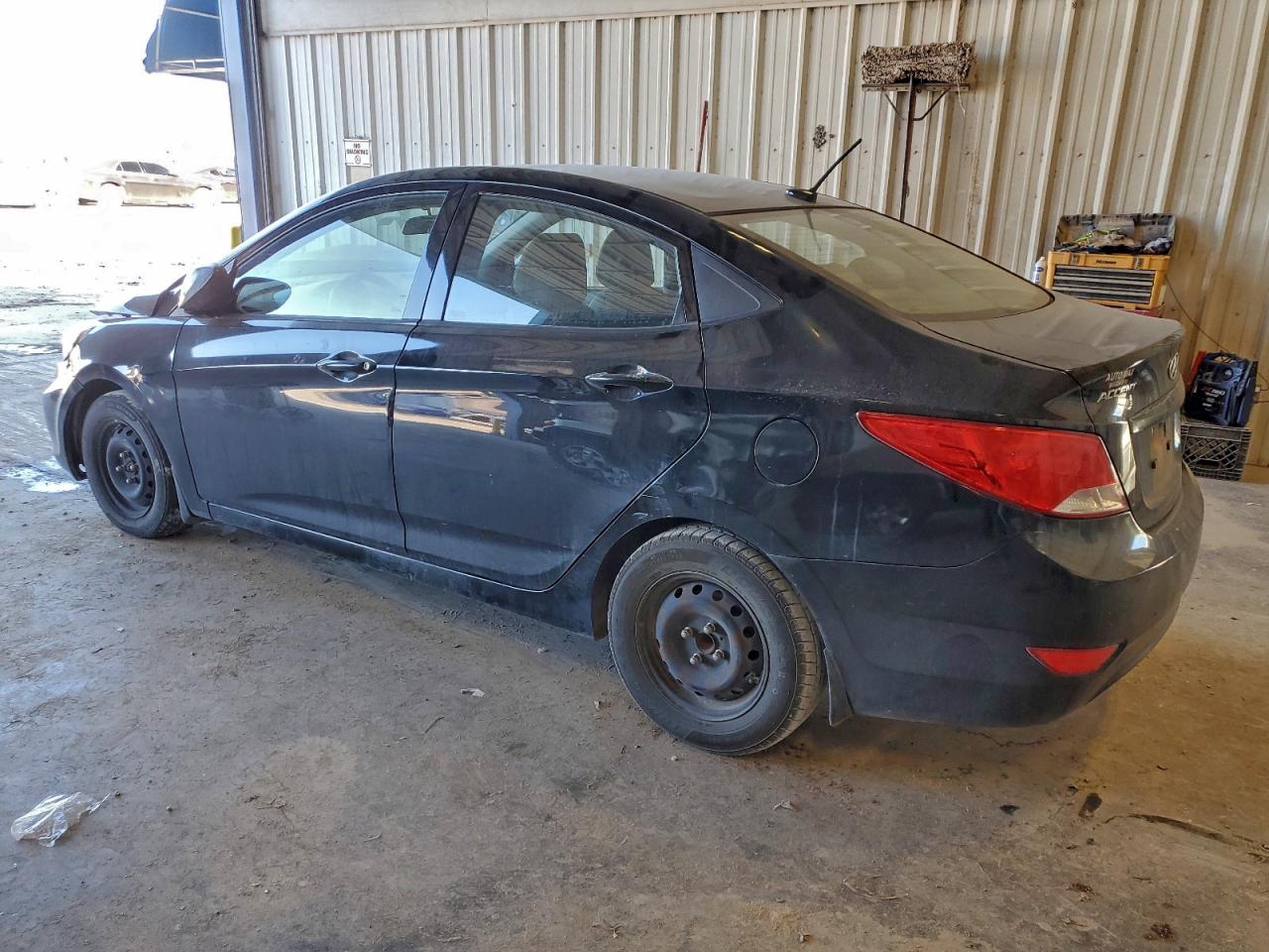 Hyundai ACCENT Se Image 8