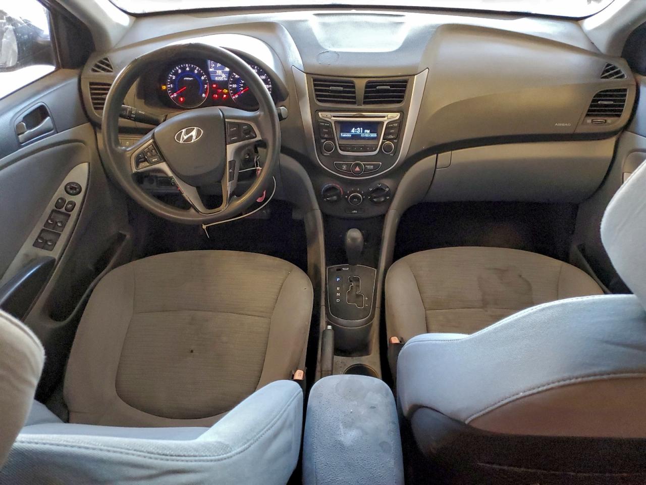 Hyundai ACCENT Se Image 9