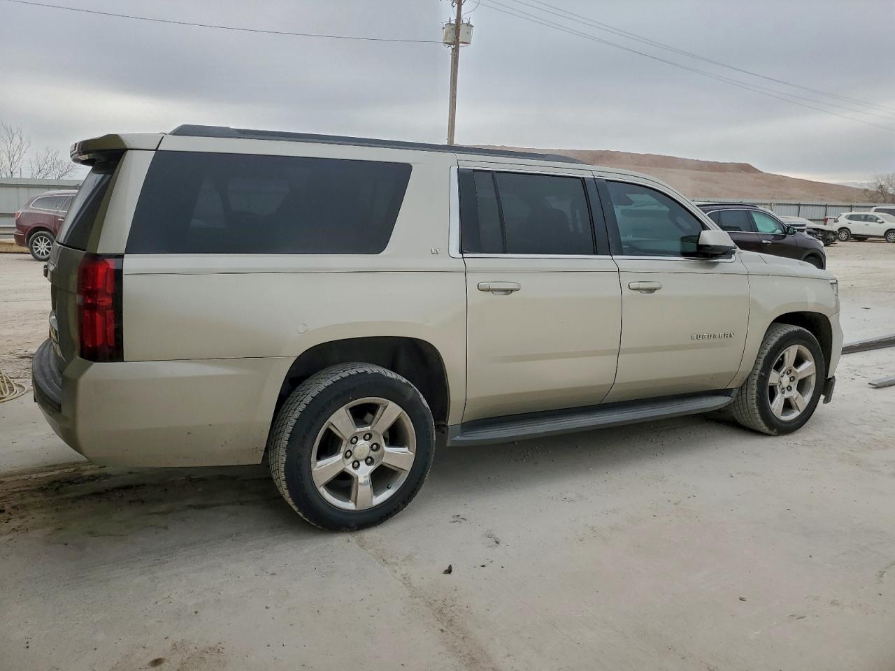 Chevrolet Suburban C1500 Lt Image 4
