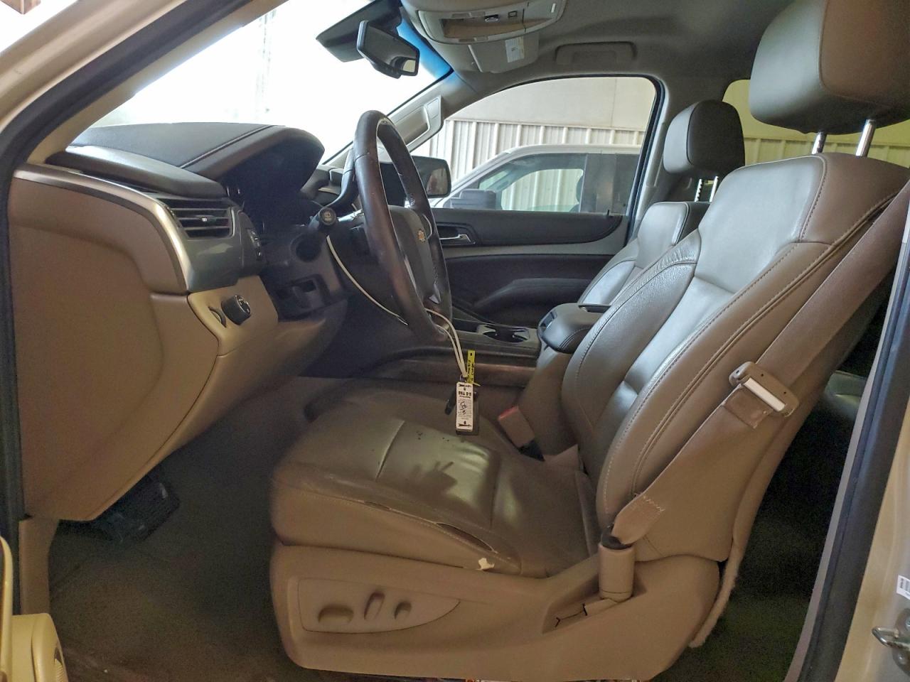 Chevrolet Suburban C1500 Lt Image 11