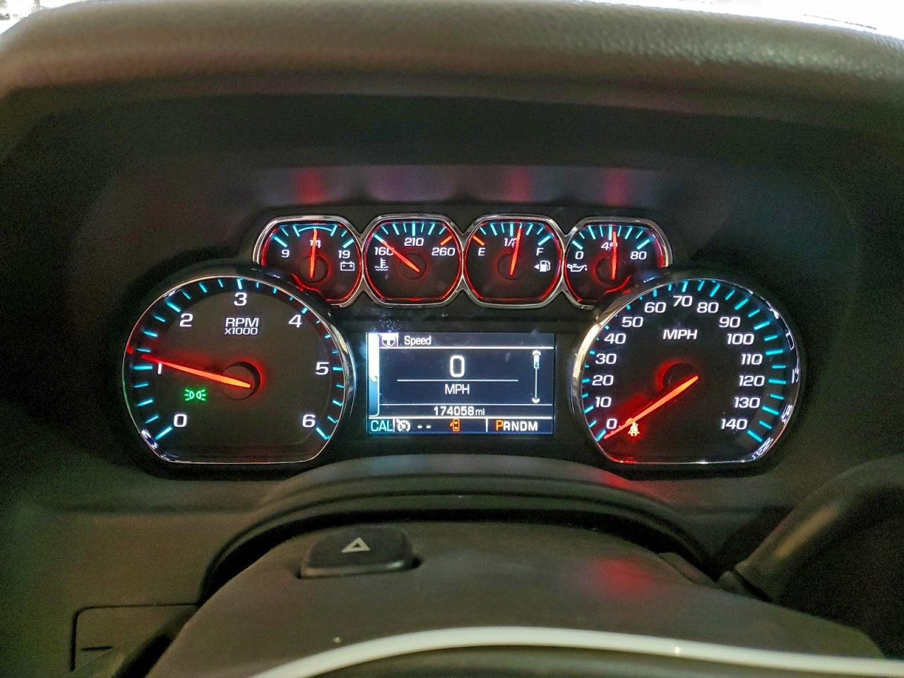 Chevrolet Suburban C1500 Lt Image 6